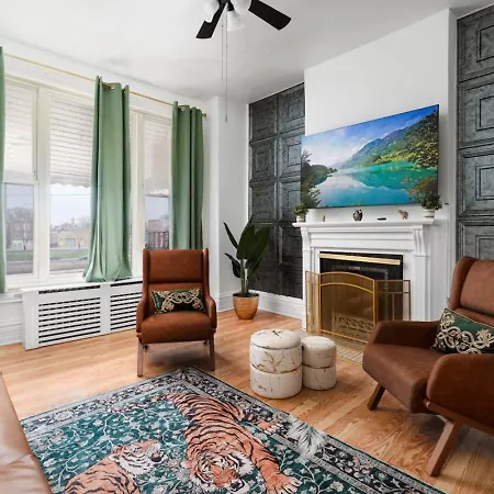 Dwntn 10Mins And Sleeps 10 In Vintage And Free Parking Apartment