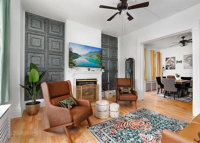 Dwntn 10mins And Sleeps 10 In Vintage And Free Parking Apartment