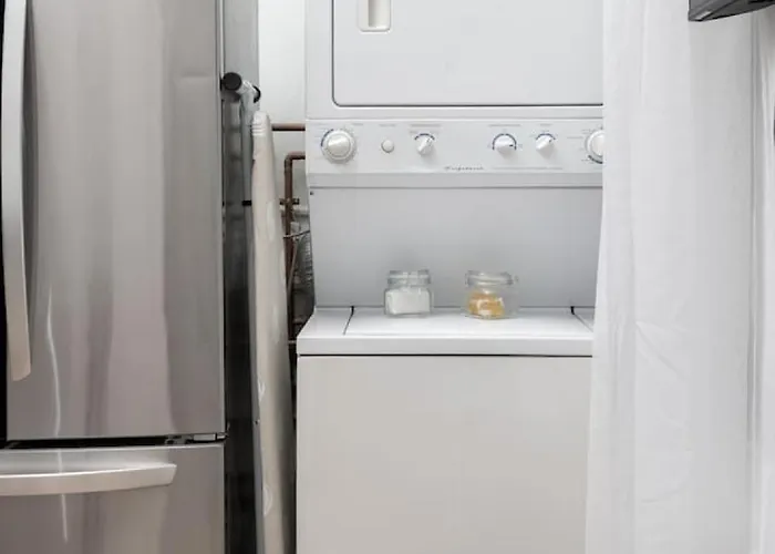 Dwntn 10mins And Sleeps 10 In Vintage And Free Parking Apartment Chicago