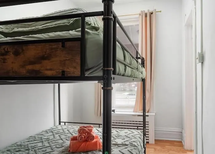 Dwntn 10mins And Sleeps 10 In Vintage And Free Parking *